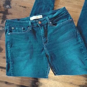 Sz 12L Signature Levi Mid Rise Skinny Jeans. Sz 12L